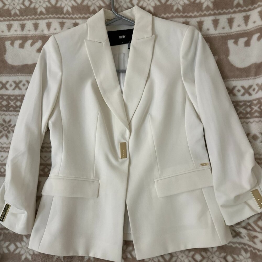 DKNY women's blzer, size 2P